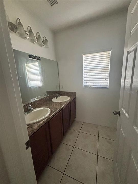 В аренду: $1,995 (3 спален, 2 ванн, 1490 Квадратных фут)