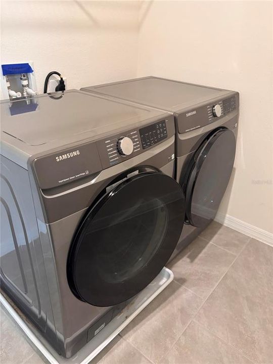В аренду: $2,700 (4 спален, 3 ванн, 2106 Квадратных фут)