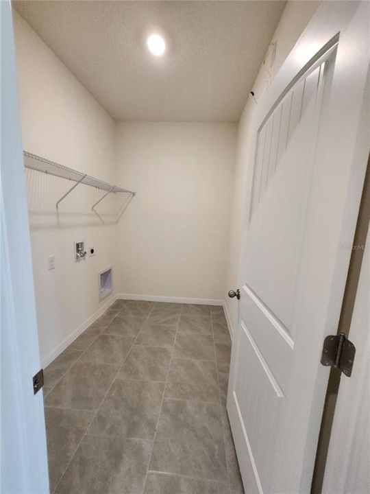 В аренду: $2,700 (4 спален, 3 ванн, 2106 Квадратных фут)