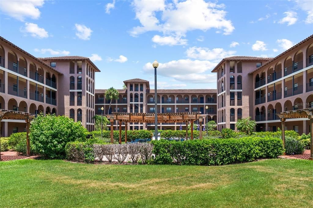 : $319,000 (2 спален, 1 ванн, 1069 Квадратных фут)
