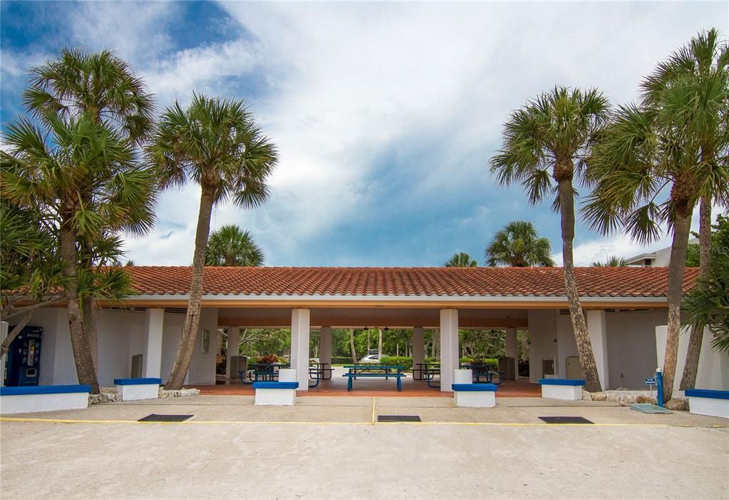 For Sale: $2,050,000 (3 beds, 3 baths, 3083 Square Feet)