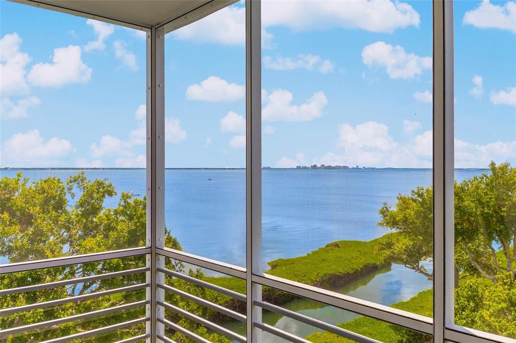 For Sale: $2,050,000 (3 beds, 3 baths, 3083 Square Feet)