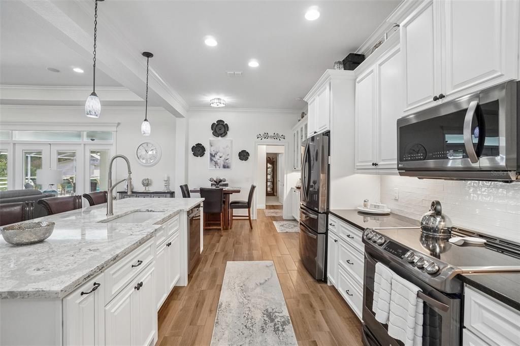 For Sale: $729,900 (4 beds, 3 baths, 2570 Square Feet)