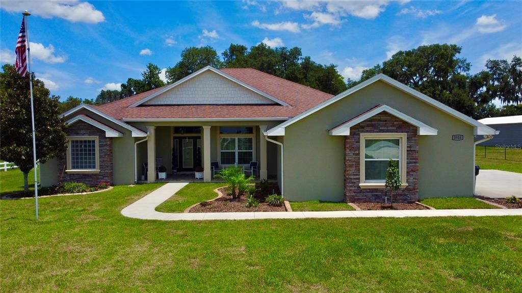 For Sale: $729,900 (4 beds, 3 baths, 2570 Square Feet)