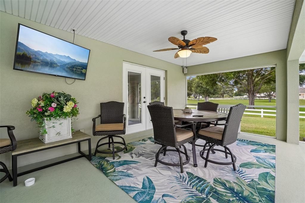 For Sale: $729,900 (4 beds, 3 baths, 2570 Square Feet)
