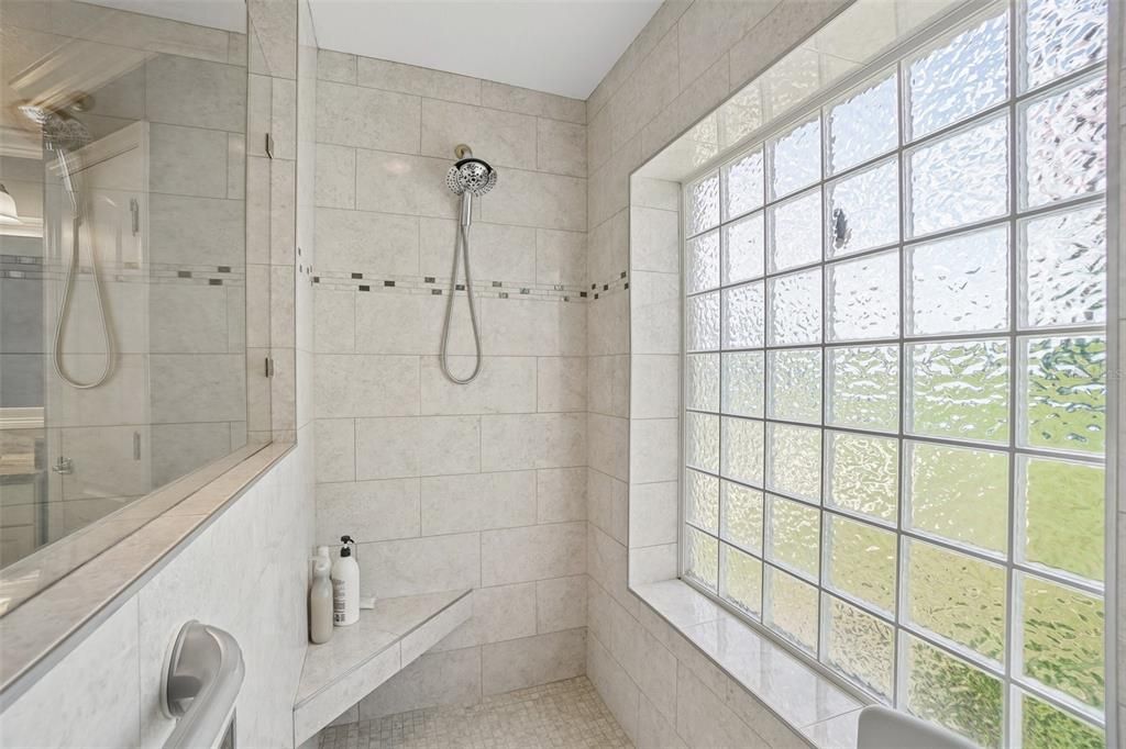 For Sale: $729,900 (4 beds, 3 baths, 2570 Square Feet)