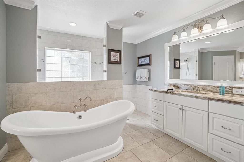 For Sale: $729,900 (4 beds, 3 baths, 2570 Square Feet)