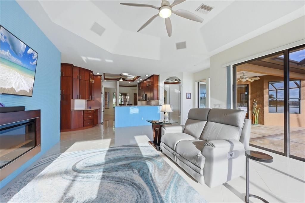 For Sale: $950,000 (4 beds, 3 baths, 2915 Square Feet)