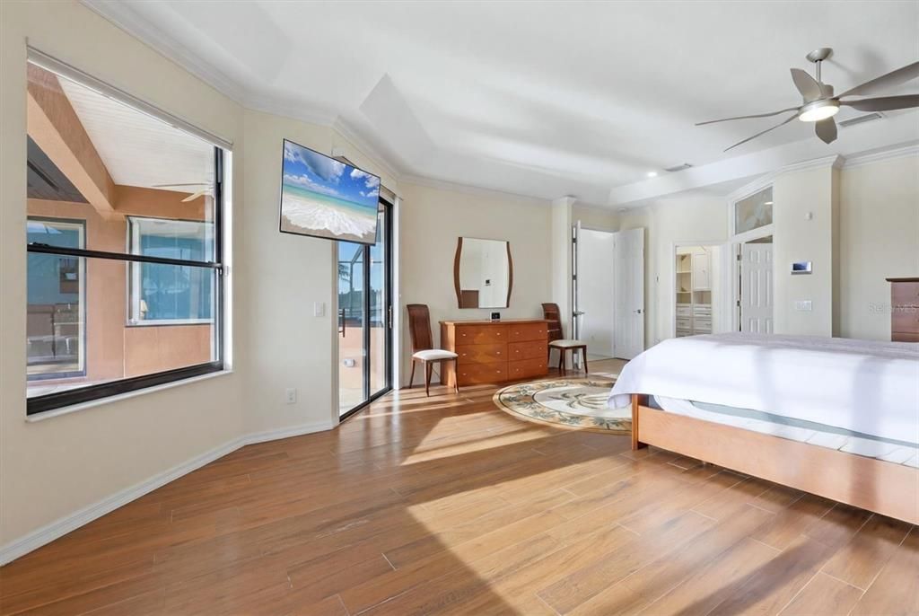 For Sale: $950,000 (4 beds, 3 baths, 2915 Square Feet)