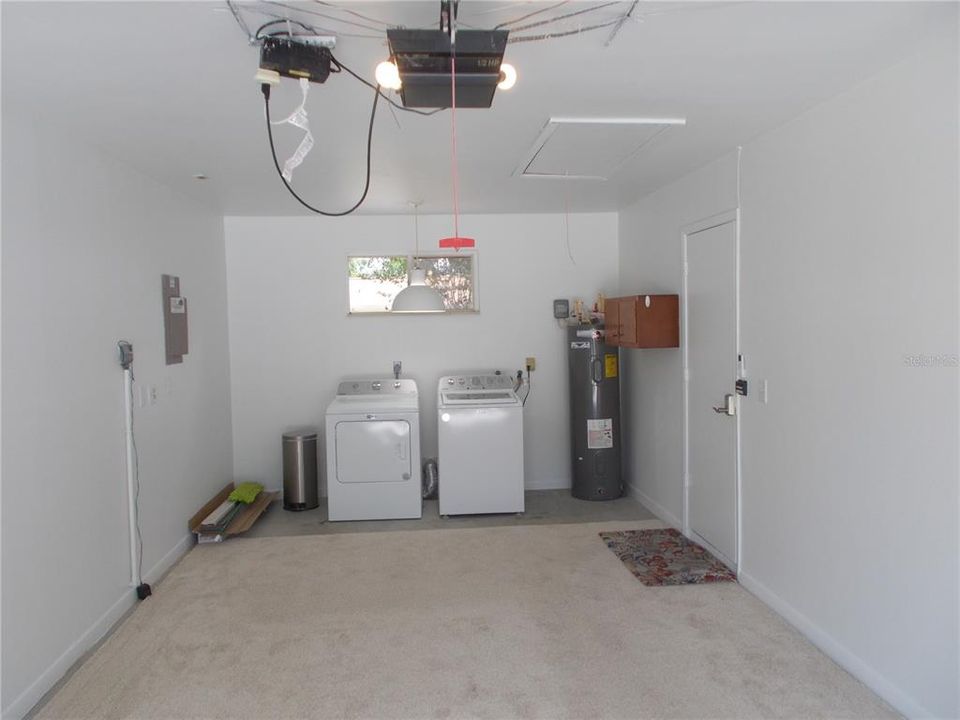 For Sale: $189,900 (2 beds, 2 baths, 1270 Square Feet)
