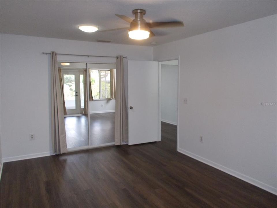 For Sale: $189,900 (2 beds, 2 baths, 1270 Square Feet)