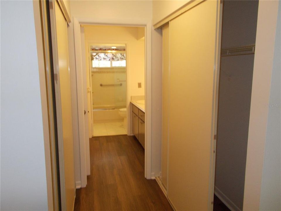 For Sale: $189,900 (2 beds, 2 baths, 1270 Square Feet)