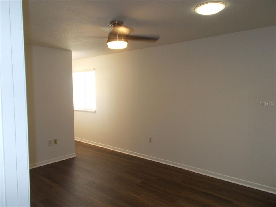 For Sale: $189,900 (2 beds, 2 baths, 1270 Square Feet)