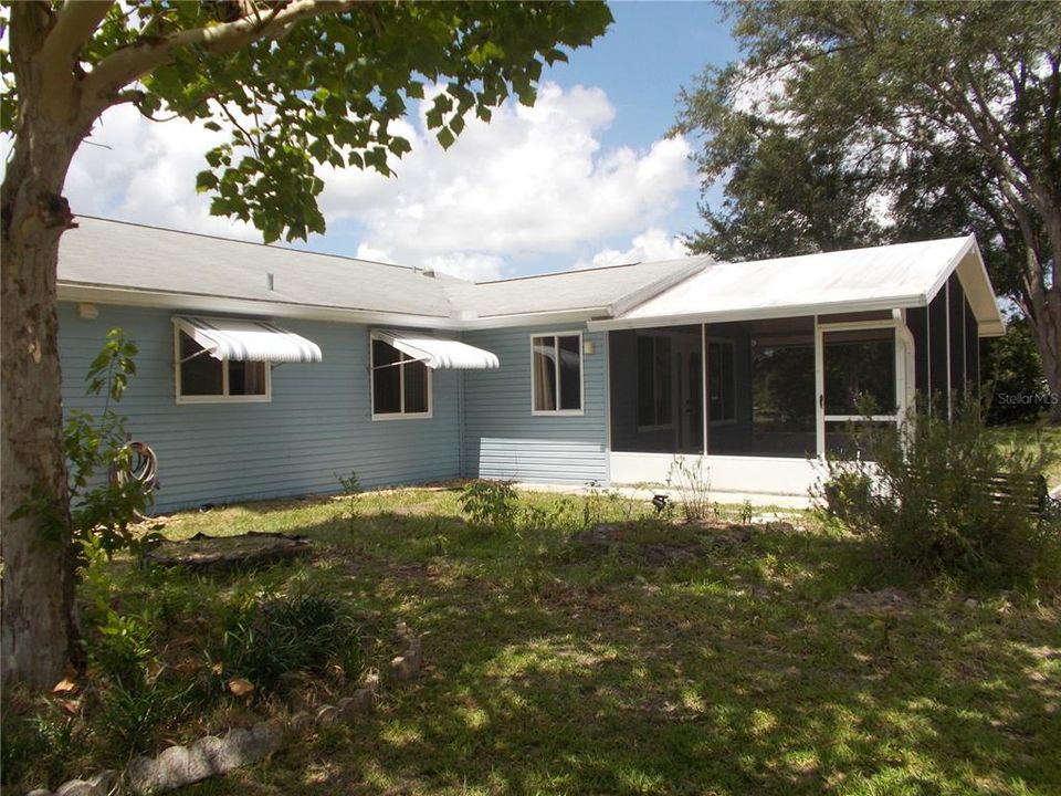For Sale: $189,900 (2 beds, 2 baths, 1270 Square Feet)