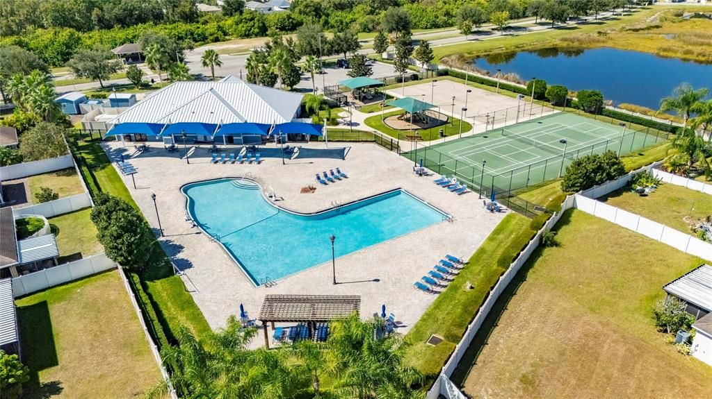 En Venta: $335,000 (4 camas, 2 baños, 2050 Pies cuadrados)