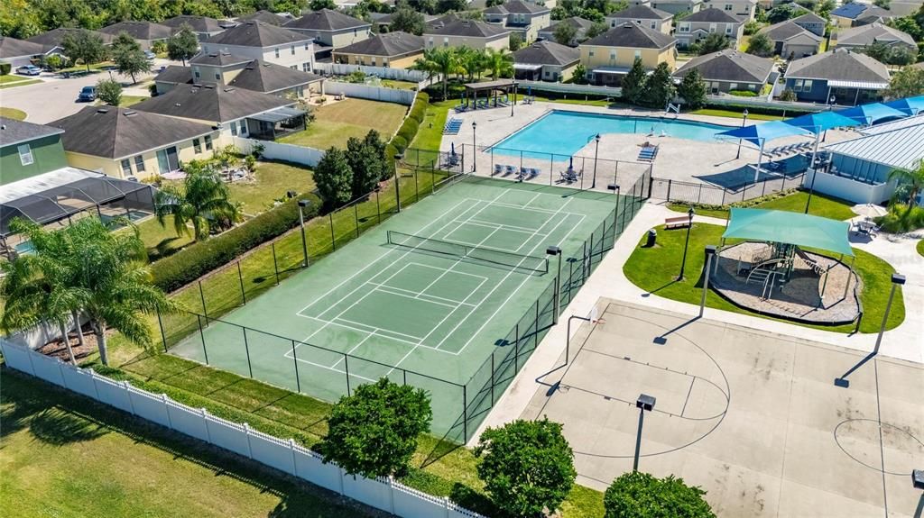 En Venta: $335,000 (4 camas, 2 baños, 2050 Pies cuadrados)