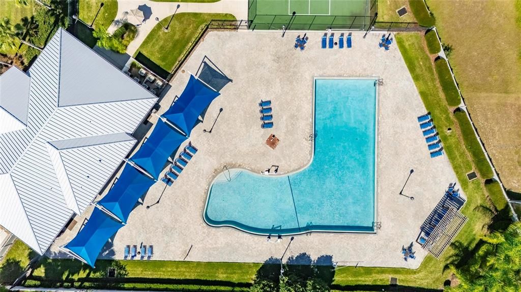 En Venta: $335,000 (4 camas, 2 baños, 2050 Pies cuadrados)