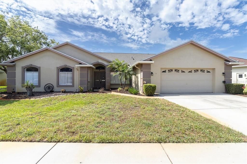 En Venta: $399,900 (4 camas, 3 baños, 2447 Pies cuadrados)