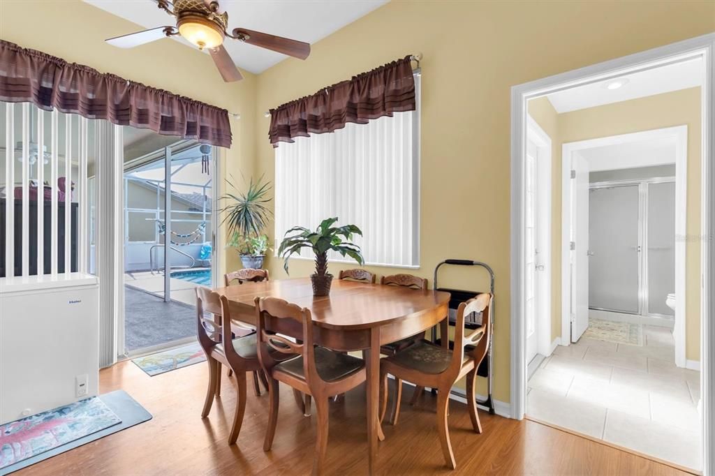 En Venta: $399,900 (4 camas, 3 baños, 2447 Pies cuadrados)