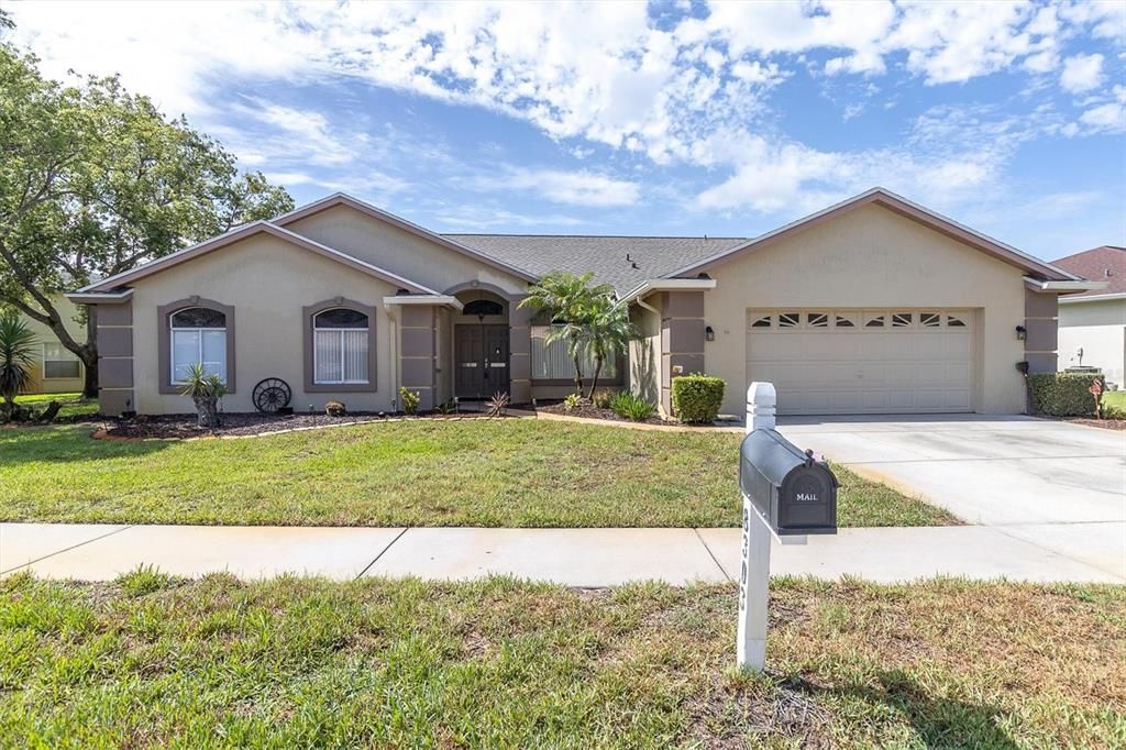En Venta: $399,900 (4 camas, 3 baños, 2447 Pies cuadrados)
