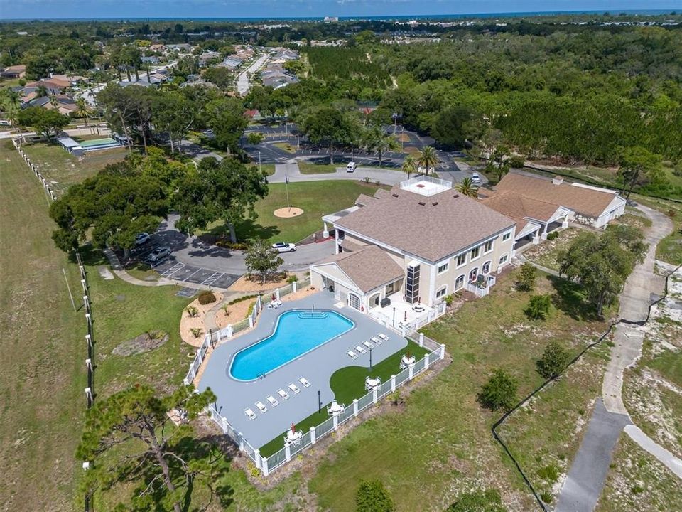 En Venta: $399,900 (4 camas, 3 baños, 2447 Pies cuadrados)
