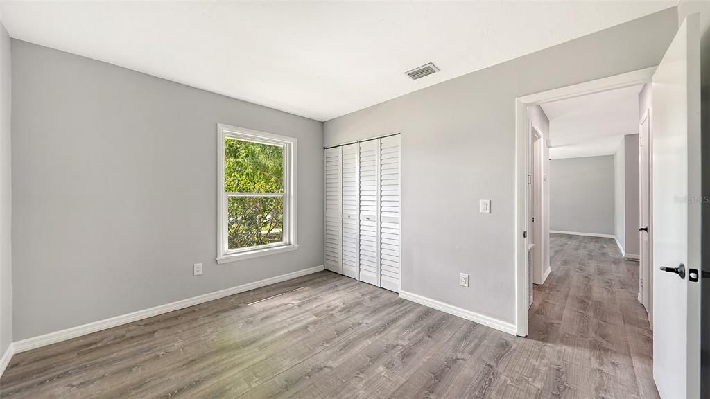 For Sale: $275,000 (2 beds, 2 baths, 1260 Square Feet)