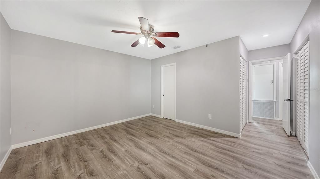 For Sale: $275,000 (2 beds, 2 baths, 1260 Square Feet)