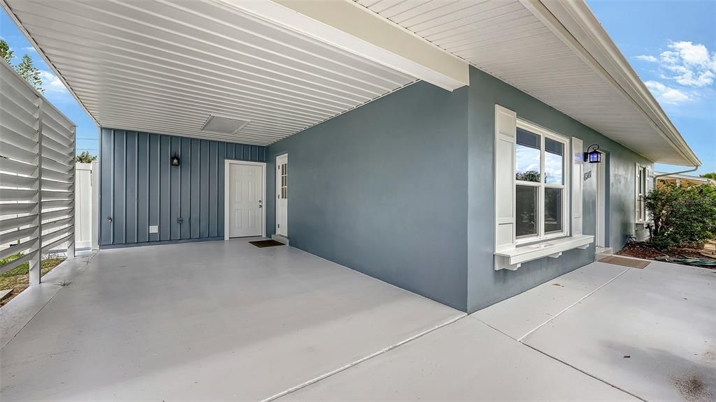 For Sale: $275,000 (2 beds, 2 baths, 1260 Square Feet)