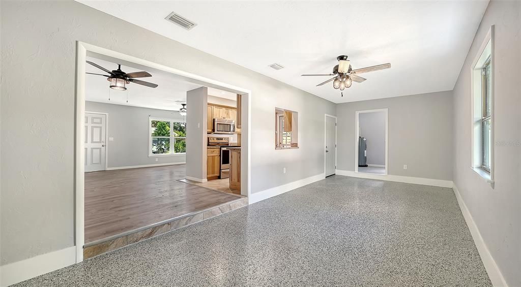 For Sale: $275,000 (2 beds, 2 baths, 1260 Square Feet)