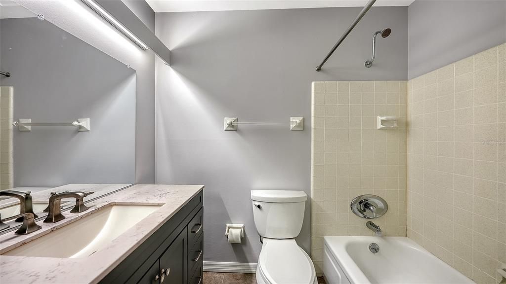 For Sale: $275,000 (2 beds, 2 baths, 1260 Square Feet)