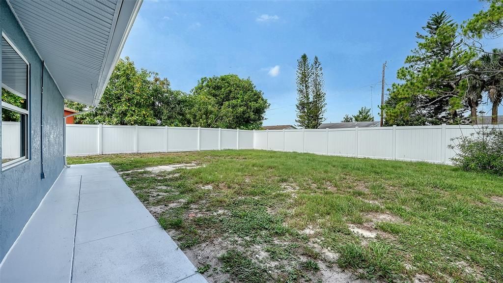 For Sale: $275,000 (2 beds, 2 baths, 1260 Square Feet)