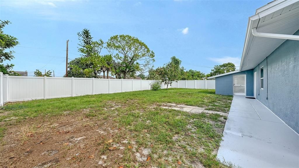 For Sale: $275,000 (2 beds, 2 baths, 1260 Square Feet)