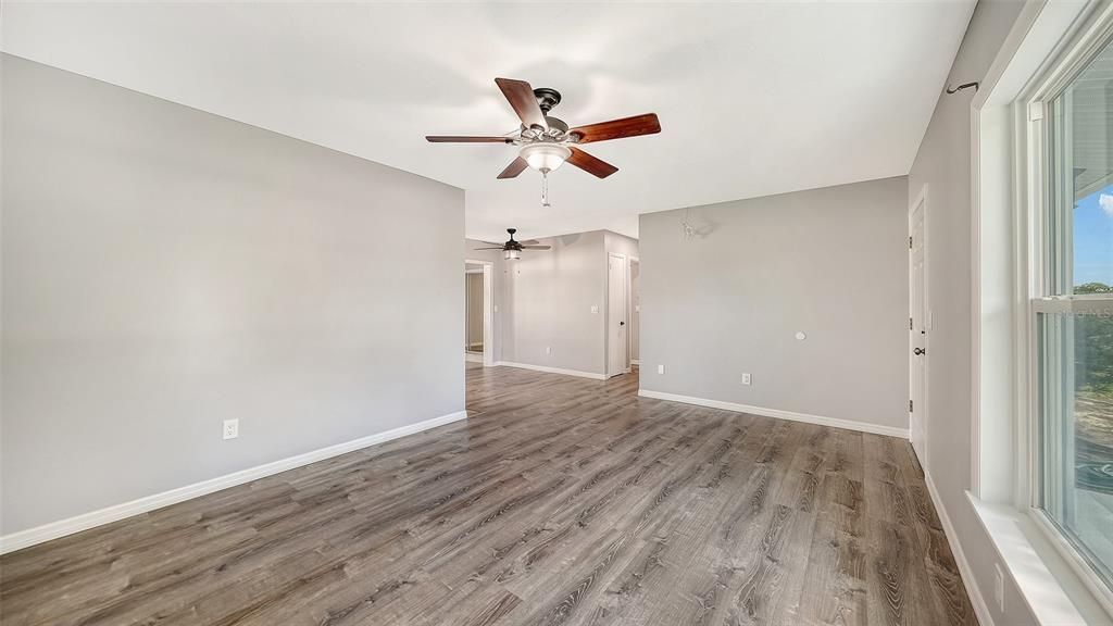 For Sale: $275,000 (2 beds, 2 baths, 1260 Square Feet)