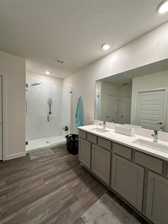 For Sale: $494,999 (4 beds, 2 baths, 2318 Square Feet)