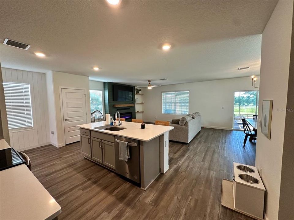 For Sale: $494,999 (4 beds, 2 baths, 2318 Square Feet)