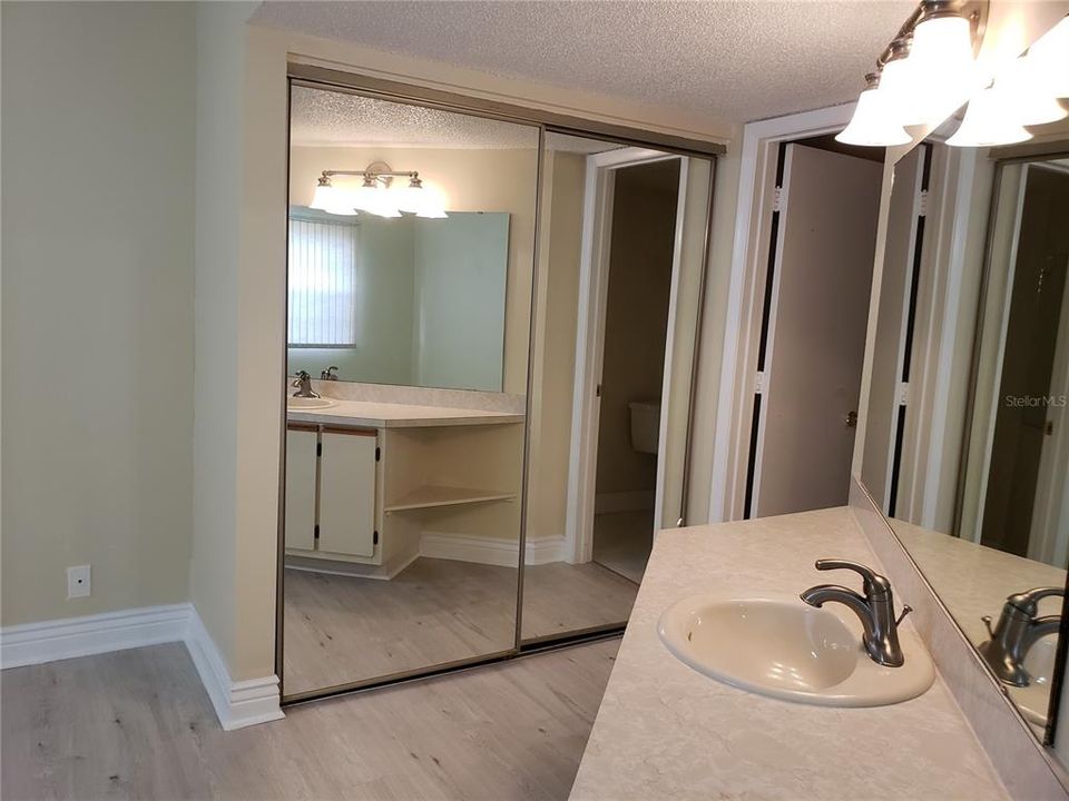 For Rent: $1,400 (2 beds, 2 baths, 900 Square Feet)