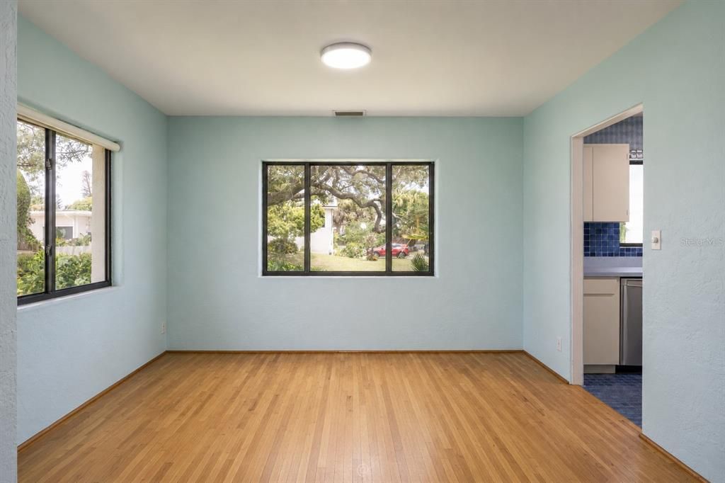 For Sale: $399,000 (4 beds, 3 baths, 2285 Square Feet)