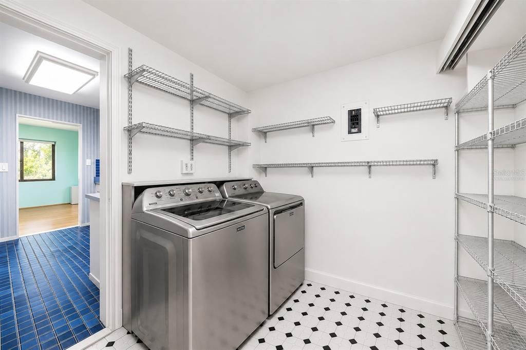 For Sale: $399,000 (4 beds, 3 baths, 2285 Square Feet)