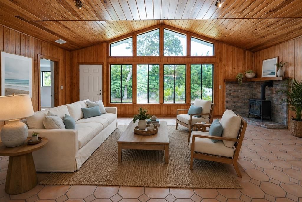 For Sale: $399,000 (4 beds, 3 baths, 2285 Square Feet)