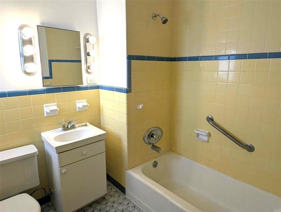 For Sale: $399,000 (4 beds, 3 baths, 2285 Square Feet)