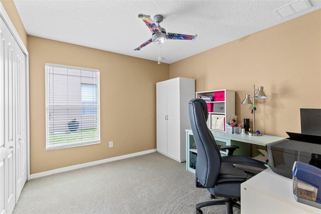 For Sale: $349,900 (4 beds, 2 baths, 1990 Square Feet)