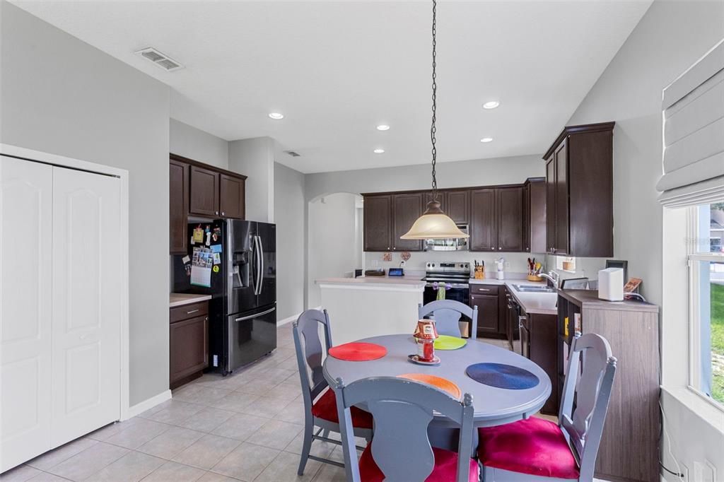 For Sale: $349,900 (4 beds, 2 baths, 1990 Square Feet)