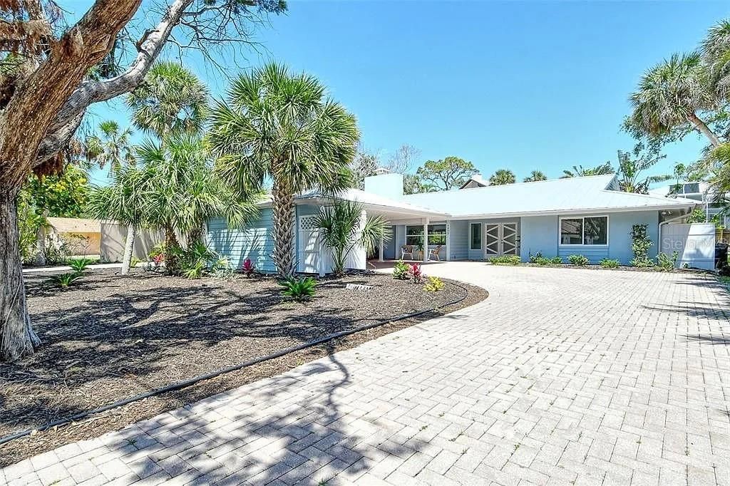 For Rent: $7,000 (4 beds, 3 baths, 2439 Square Feet)