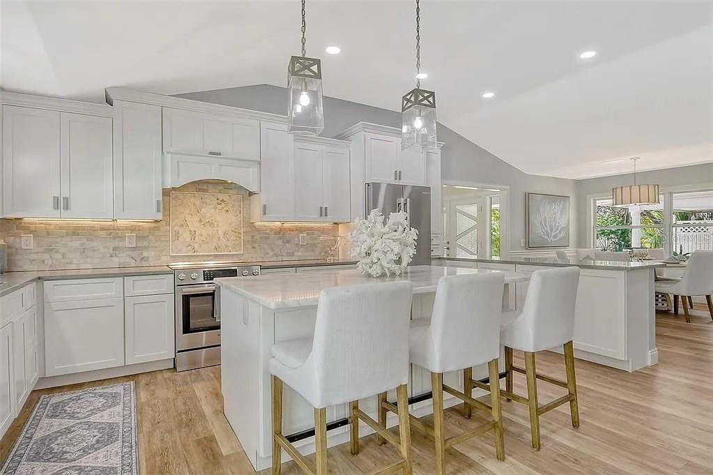 For Rent: $7,000 (4 beds, 3 baths, 2439 Square Feet)