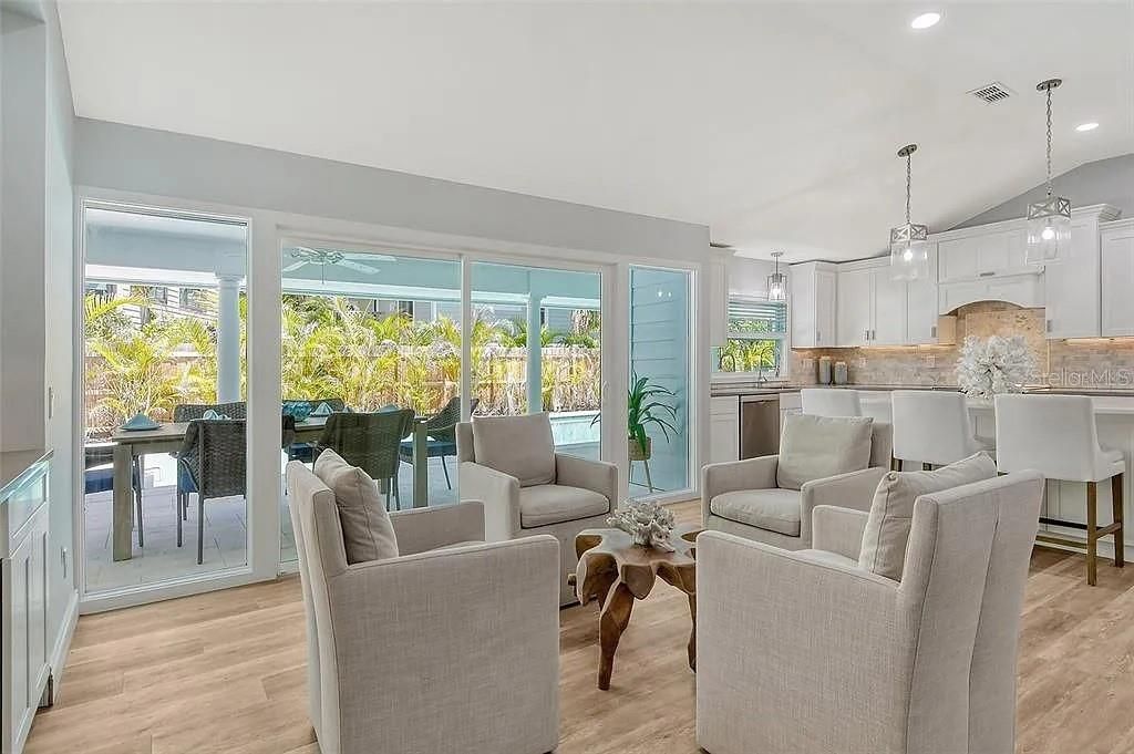 For Rent: $7,000 (4 beds, 3 baths, 2439 Square Feet)
