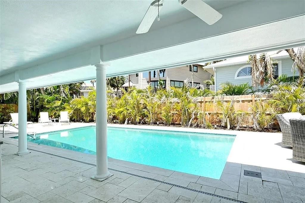 For Rent: $7,000 (4 beds, 3 baths, 2439 Square Feet)