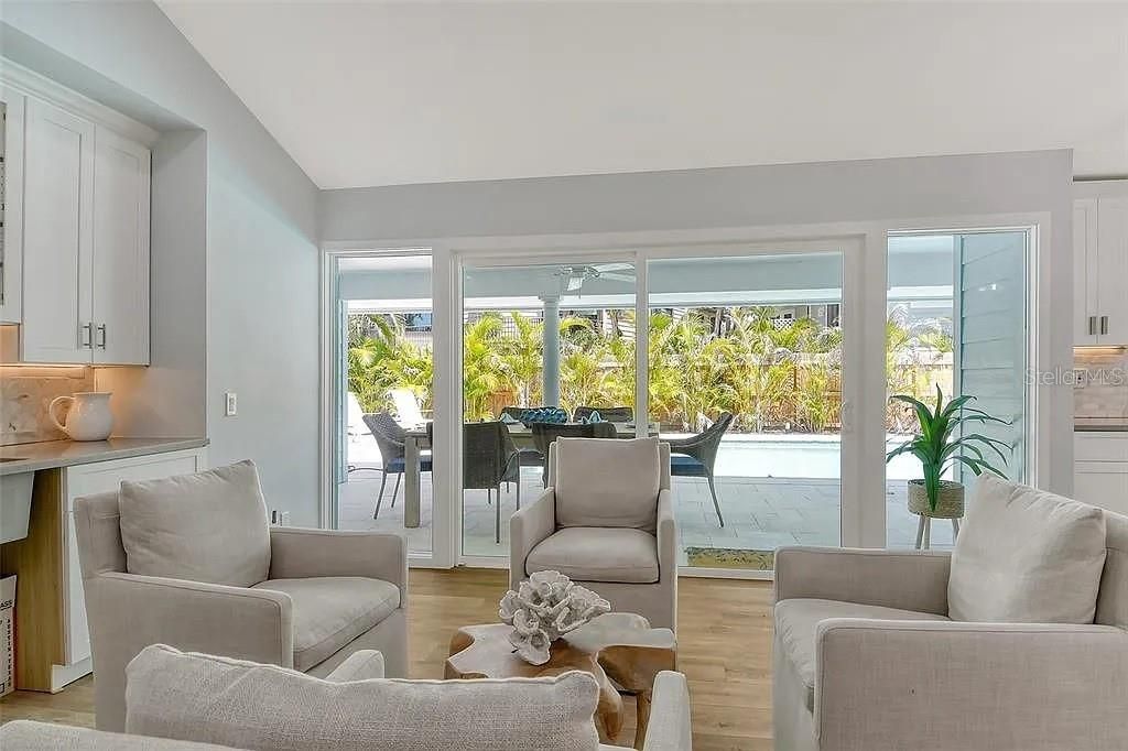 For Rent: $7,000 (4 beds, 3 baths, 2439 Square Feet)