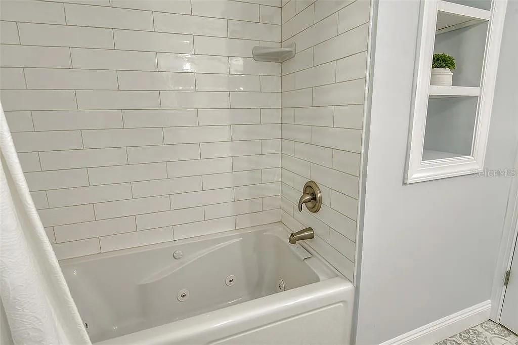 For Rent: $7,000 (4 beds, 3 baths, 2439 Square Feet)