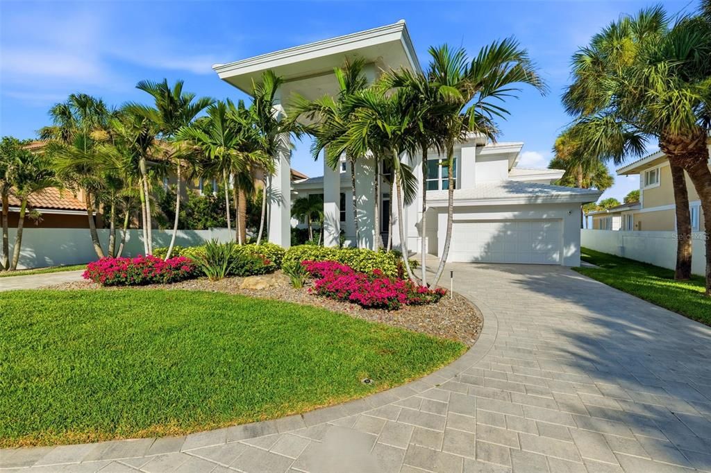 For Sale: $8,799,000 (4 beds, 4 baths, 3584 Square Feet)