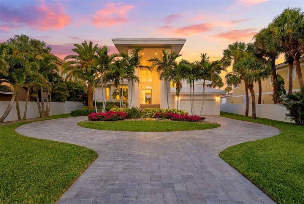 For Sale: $8,799,000 (4 beds, 4 baths, 3584 Square Feet)